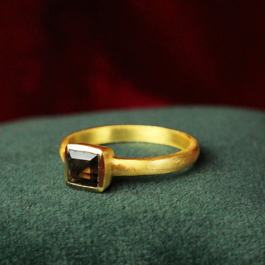Bague en topaze fumée carré